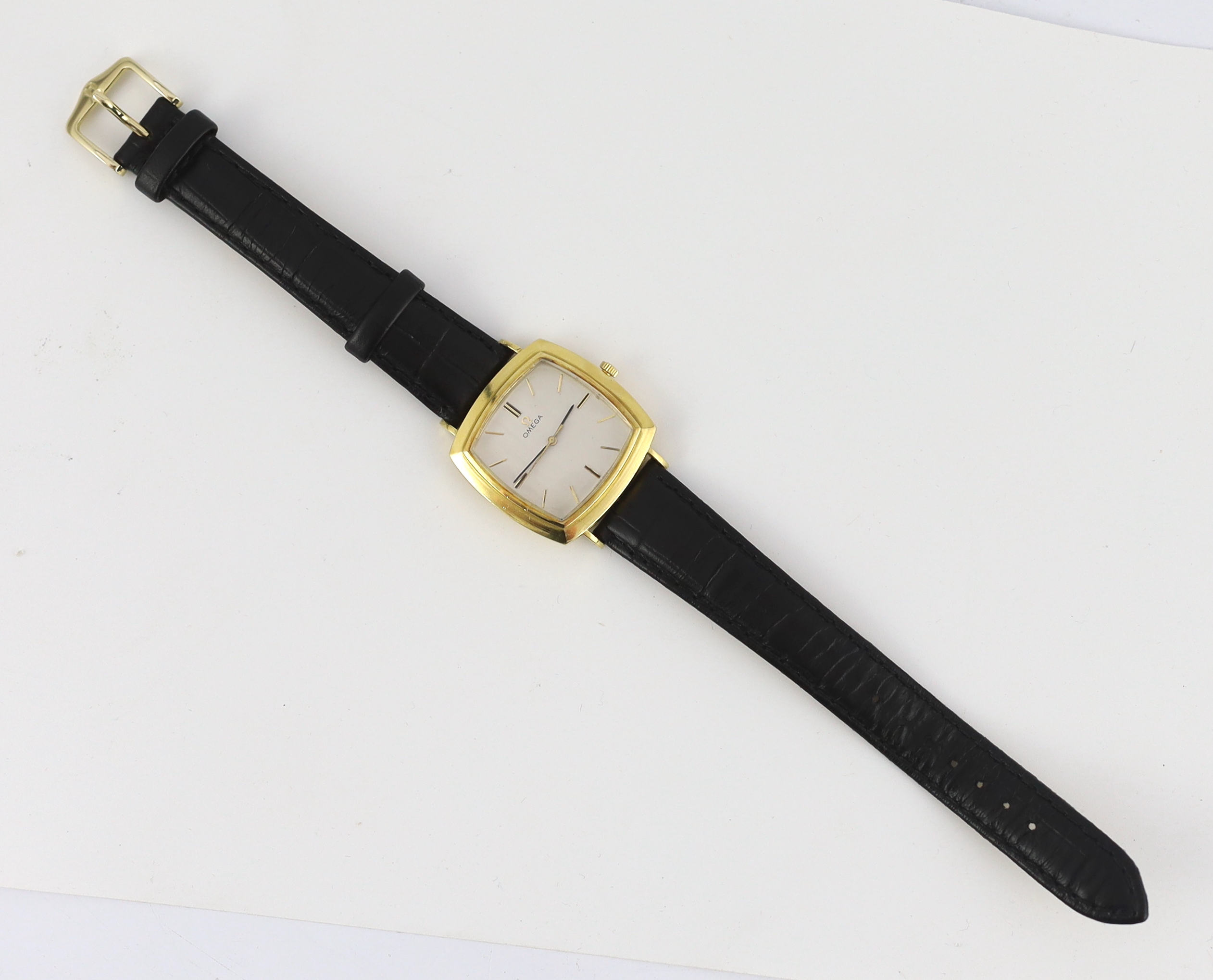 A gentleman's early 1960's 18ct gold Omega automatic dress wrist watch